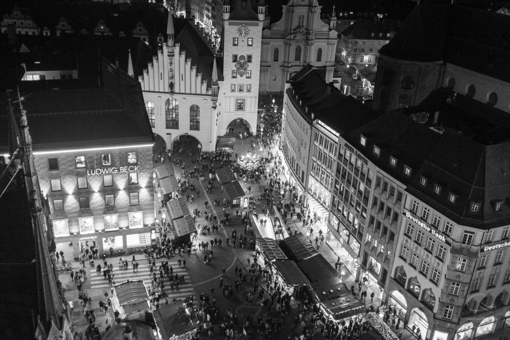 Weihnachtsmarkt, Christkindlmarkt, München, Marienplatz, Rathaus, b/w, schwarzweiss,